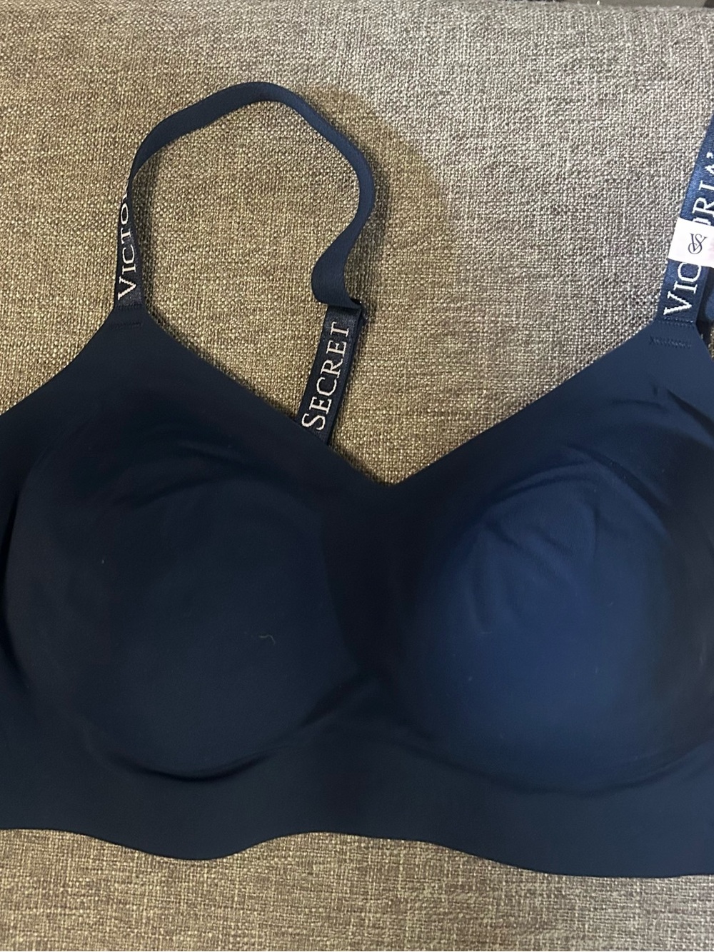 2- Victoria's Secret Seamless Wireless Bralettes in Navy and Nude - Picture 3 of 6